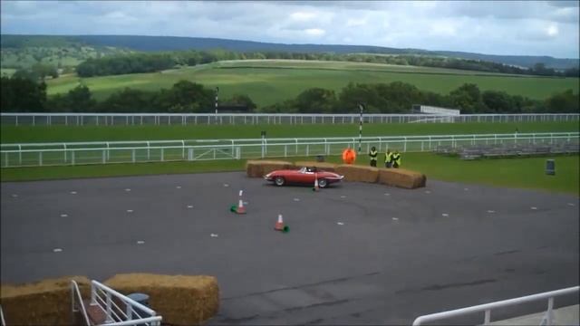 Racing a Fiat Panda – Goodwood GRRC Autosolo 2013 смотреть онлайн