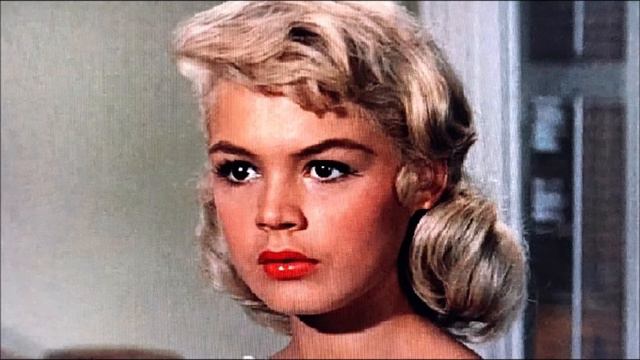 SANDRA DEE