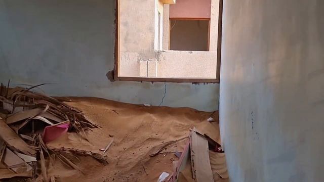 Город - Призрак в Дубае! Куда пропали все жители? Заброшенный город в пустыне Аль Мадам /Al Madam смотреть онлайн