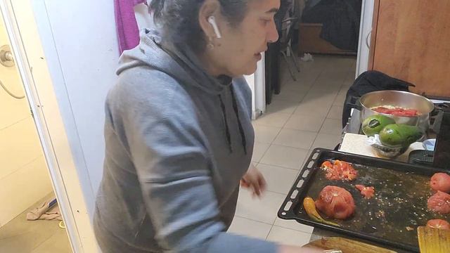 САЛАТ ИЗ ПОМИДОРОВ И БАКЛАЖАН смотреть онлайн