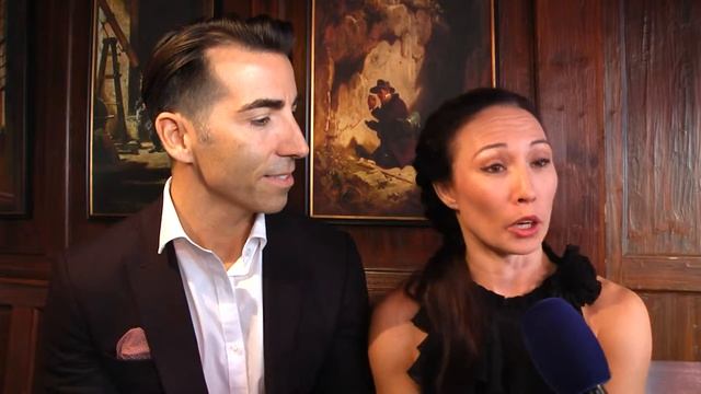 Holiday On Ice Believe - Fotosession an der Julia-Statue am Marienplatz смотреть онлайн