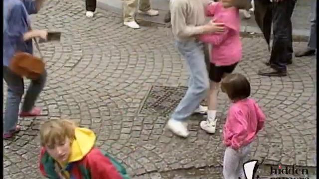 Manneken-Pis Pees On Tourists