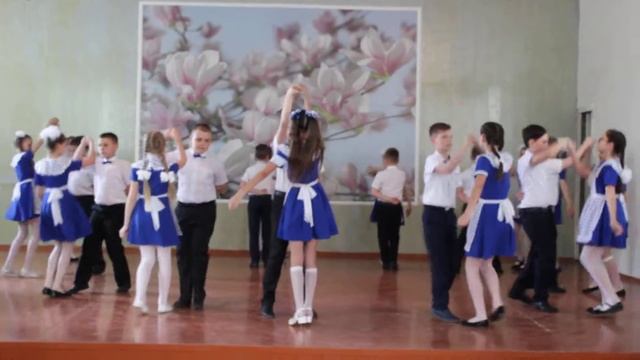 Прощальный вальс 4А класс! смотреть онлайн