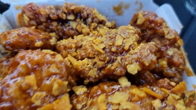 Buffalo Wild Wings® Doritos® Spicy Sweet Chili Wings Review! ??️?? | theendorsement смотреть онлайн