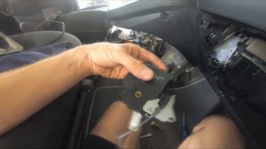 Toyota Alphard. Странные звуки под панелью!? Ремонт сервопривода!!