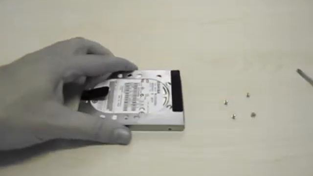 Toshiba серии A300: Замена второго жесткого диска смотреть онлайн