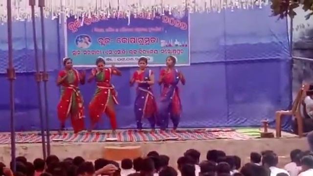 Dance program at Govt.(SSD) High School,Santoshpur смотреть онлайн