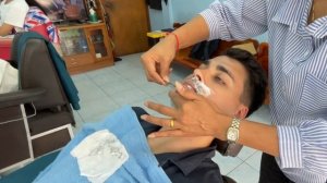 ASMR бритье бороды опасной бритвой в Барбер Салоне Таиланда