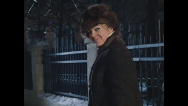 Девушка, а как вас зовут? Таня! А меня, Федя! Ну, и дура! смотреть онлайн
