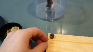 у блендера сломалась насадка, ремонт пластиковой шестерёнки