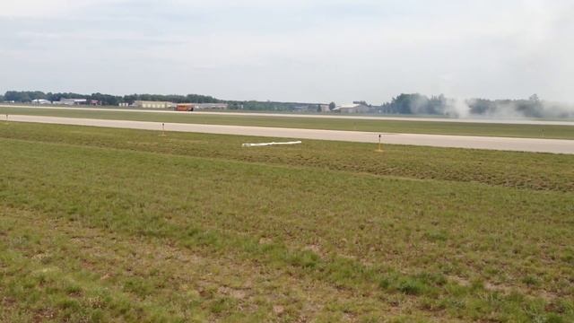 Jet Powered School Bus vs Stunt Airplane смотреть онлайн