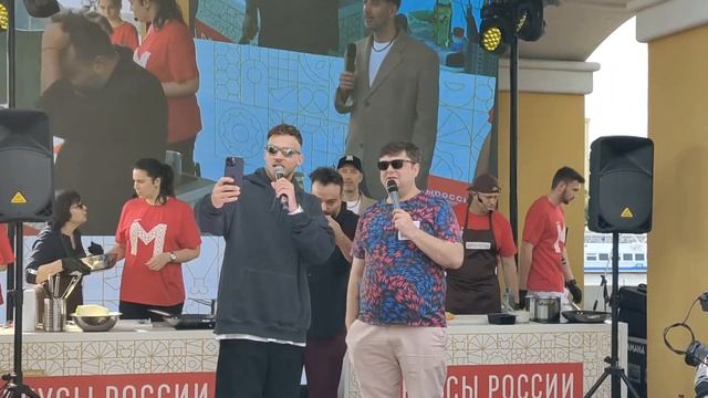 Олег Майами. Фестиваль «Вкусы России». Готовим суп борщ