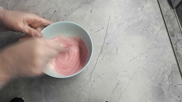 ЦВЕТНЫЕ ПОДТЁКИ НА ТОРТ смотреть онлайн