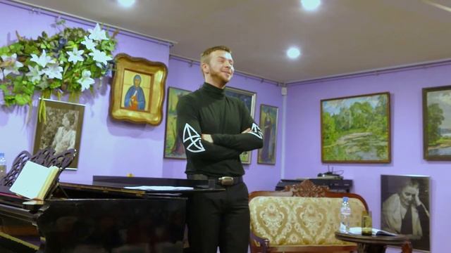 Семен Кирсанов "Девушка и манекен", читает актер Денис Сорокотягин смотреть онлайн