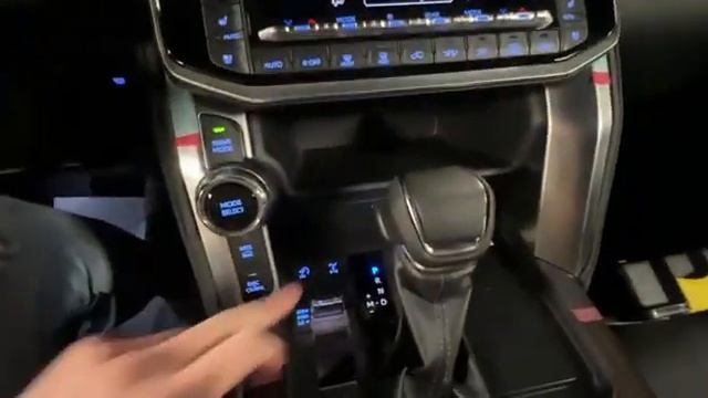 Тойота Ленд Крузер 300, 2022 г.в., 3,5 л. (415 л.с.) бензин, АКПП, 4WD, Цена 11,2 млн смотреть онлайн