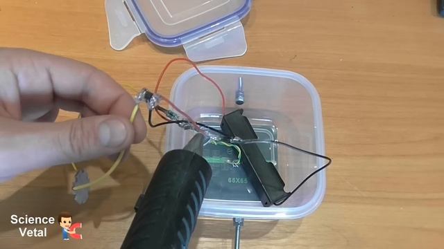 Как сделать светильник на солнечной батарее смотреть онлайн