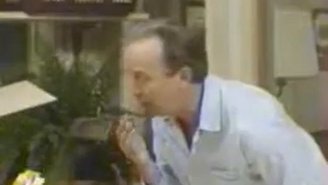 АЛЬФ ПОЧЕМУ ТЫ СПИШ СТОЯ? смотреть онлайн