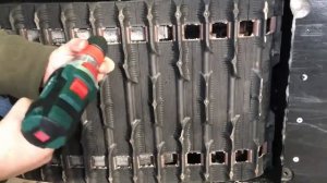 Шипы BestGrip 1610. Ошиповка гусеницы снегохода.