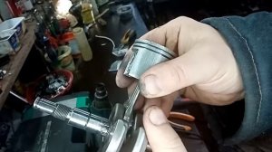 Как я лечу коленвал бензопилы, место под подшибник.