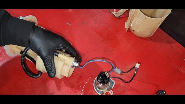 TOYOTA CHR FUEL FILTER REPLACEMENT ( IN TANK FILTER ) смотреть онлайн