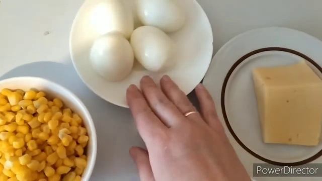 Салат с грибами, кукурузой и яйцом смотреть онлайн