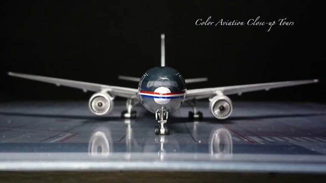 1:400 Boeing House Colors N5014K Boeing 777-300 (PH) Polished Rollout Colors (Close-up Tours #128) смотреть онлайн