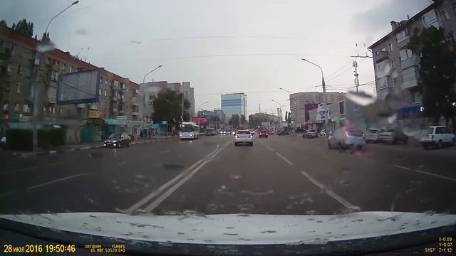 2016.07.28 Воронеж. Молния ударила в Ленинский пр-т 119