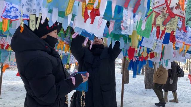 Верующие Бурятии запустили «коней удачи» смотреть онлайн