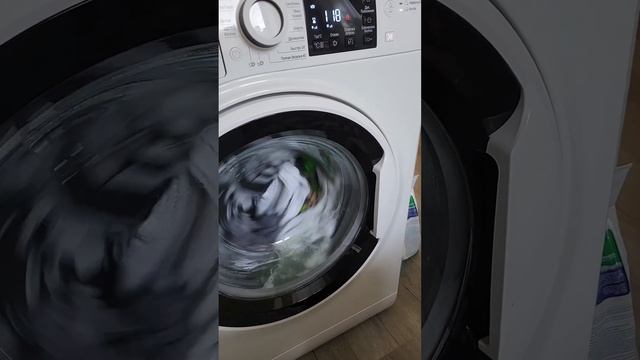 Hotpoint NSB 6015.Синтетика 40° 800 об/мин.
