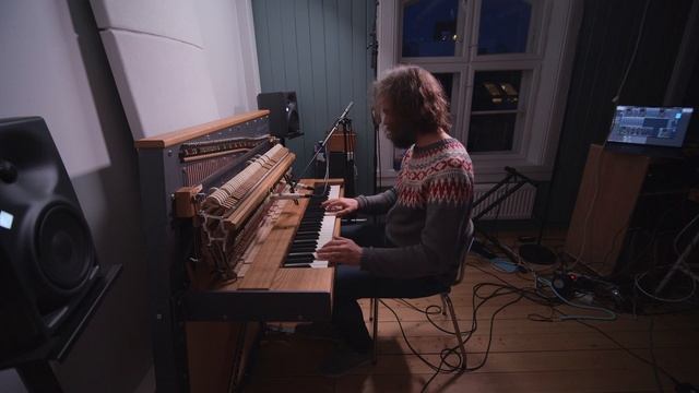 Playing Una Corda - Clean recording with Soyuz 013 mics - no talk смотреть онлайн