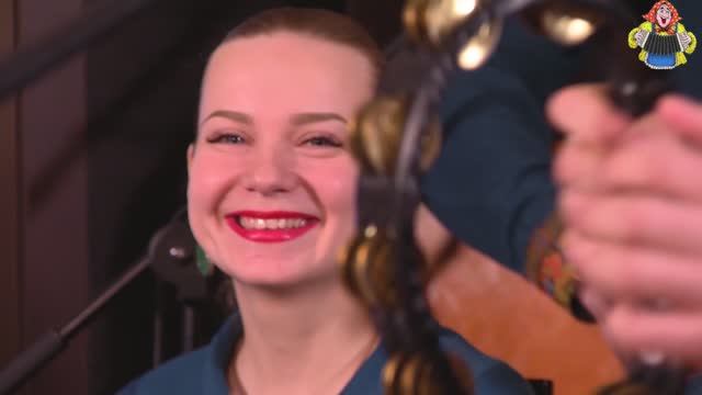 "БЕЛЫЙ ТОПОЛЬ БЕЛЫЙ КЛЕН" ансамбль "Вечерка" Поет Андрей Киреев! Живой звук. смотреть онлайн