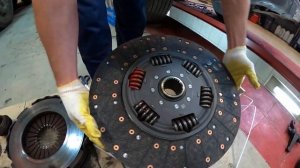 Замена сцепления автомобиля Скания.