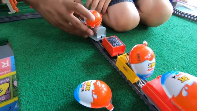 THOMAS AND FRIENDS HAUL HOW MANY KINDER EGGS?!?!? смотреть онлайн
