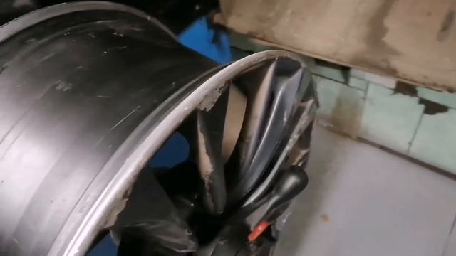 Устранение восьмёрки на литом диске смотреть онлайн