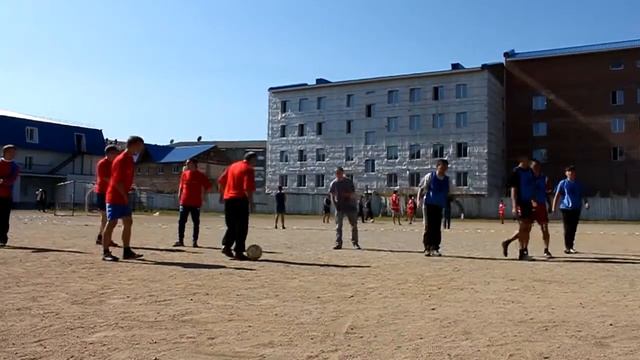 Соревнования по футболу среди трудовых коллективов Горно-Алтайска (11.09.2011) смотреть онлайн