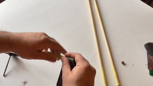 Замена наклейки на бильярдном кие billiard-mag.com