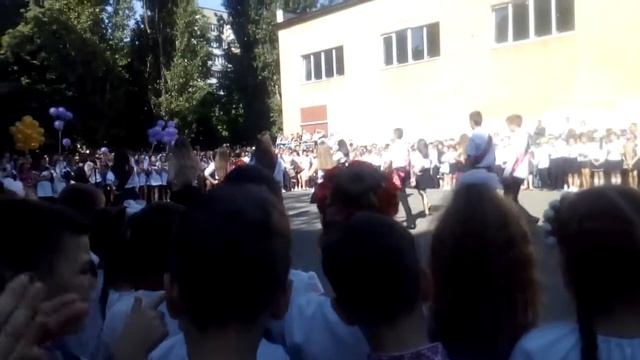 Танец выпускников 2 (9 класс) смотреть онлайн