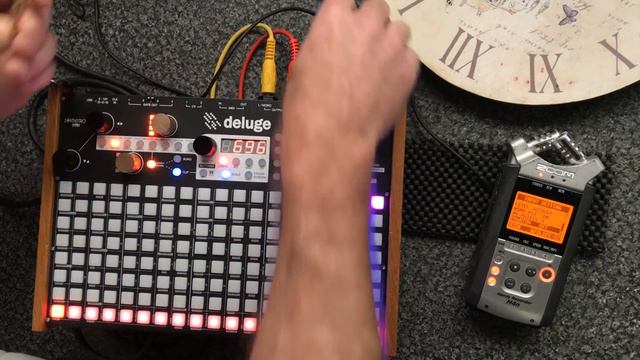 Synthstrom Deluge - Exploring a few microphone options смотреть онлайн