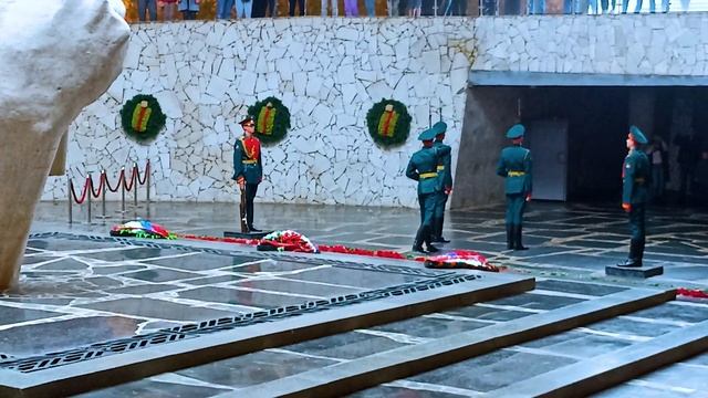 Смена Почётного Караула в Пантеоне Славы Мамаев Курган, Волгоград, 30 апреля 2023 года, 09:00 часов смотреть онлайн