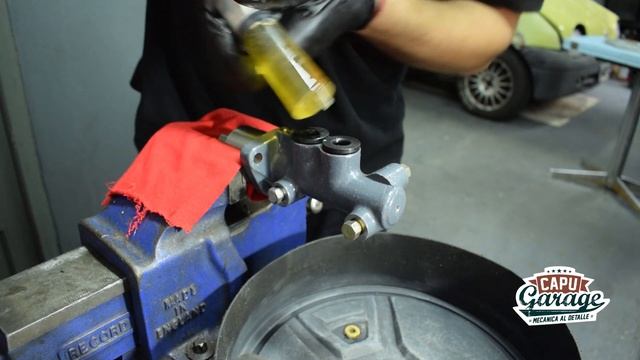 Como cambiar servo y bomba de frenos renault twingo смотреть онлайн