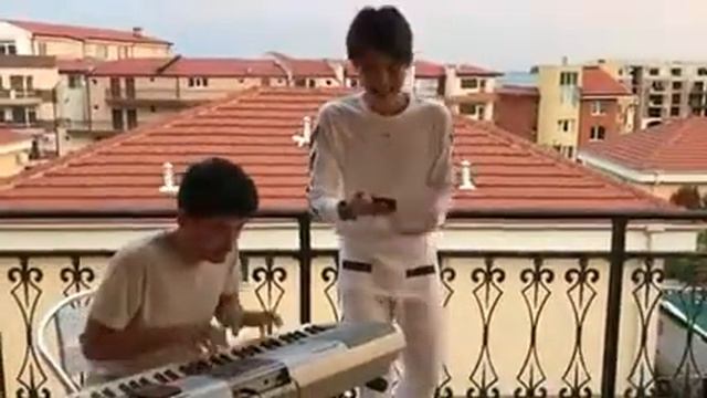 Kristian Kostov ИСПОЛНИЛ MONATIK - VITAMIN D + КРУЖИТ! СУПЕР КАВЕР ВЕРСИЯ!!!! смотреть онлайн