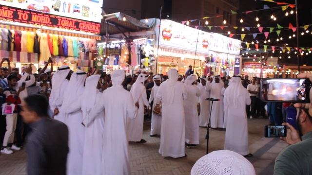ОАЭ ?? АРАБСКИЕ ЭМИРАТЫ ?? ДУБАЙ ДЕЙРА ЗОЛОТОЙ РЫНОК ШЕЙХИ ТАНЦУЮТ ПОД МУЗЫКУ смотреть онлайн