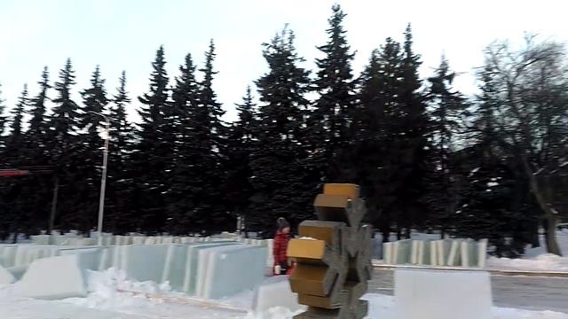 16 12 2023 уфа проспект .площадь ленина новогодняя пиксельная елка лед городок. резиденция деда мор смотреть онлайн