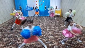 Танец с помпонами .Подготовительная группа