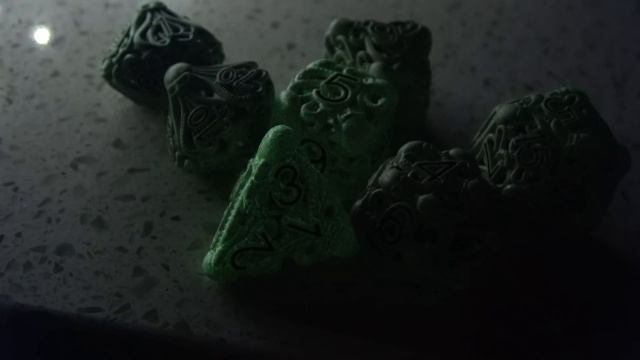 Hollow Metal Mindflayer Dice | DnDWOW Product Review смотреть онлайн