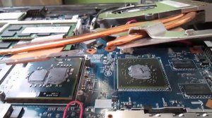 Что делать, если ноутбук включается, но нет изображения