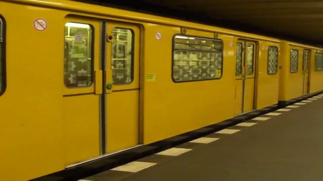 U-Bahn Berlin Züge der U12 in Neu-Westend HD смотреть онлайн
