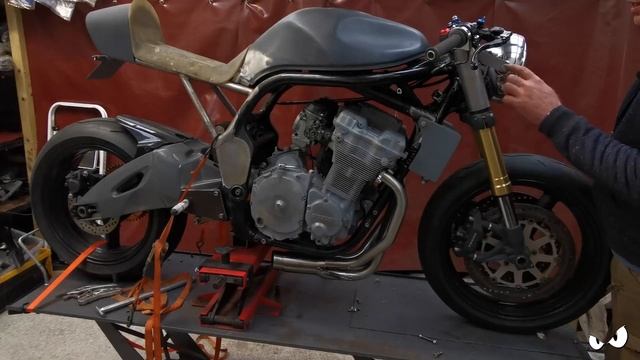Shiney stuff - Suzuki Bandit Cafe Racer - GIXIT Project Part 60 смотреть онлайн
