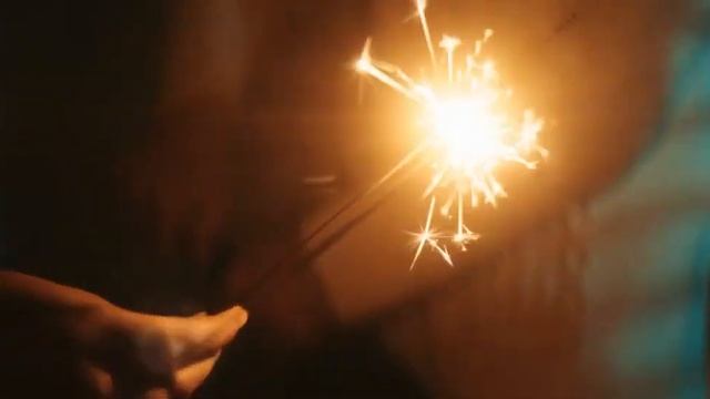 FreeTrips Миссия компании Скоро Новый год! Время покупать подарки всем своим близким смотреть онлайн