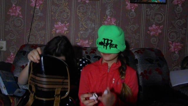 ЧТО ЭТО ТАКОЕ?! Угадай что в руке! WHAT IS IT CHALLENGE смотреть онлайн